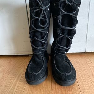 UGG Uptown II Size 7